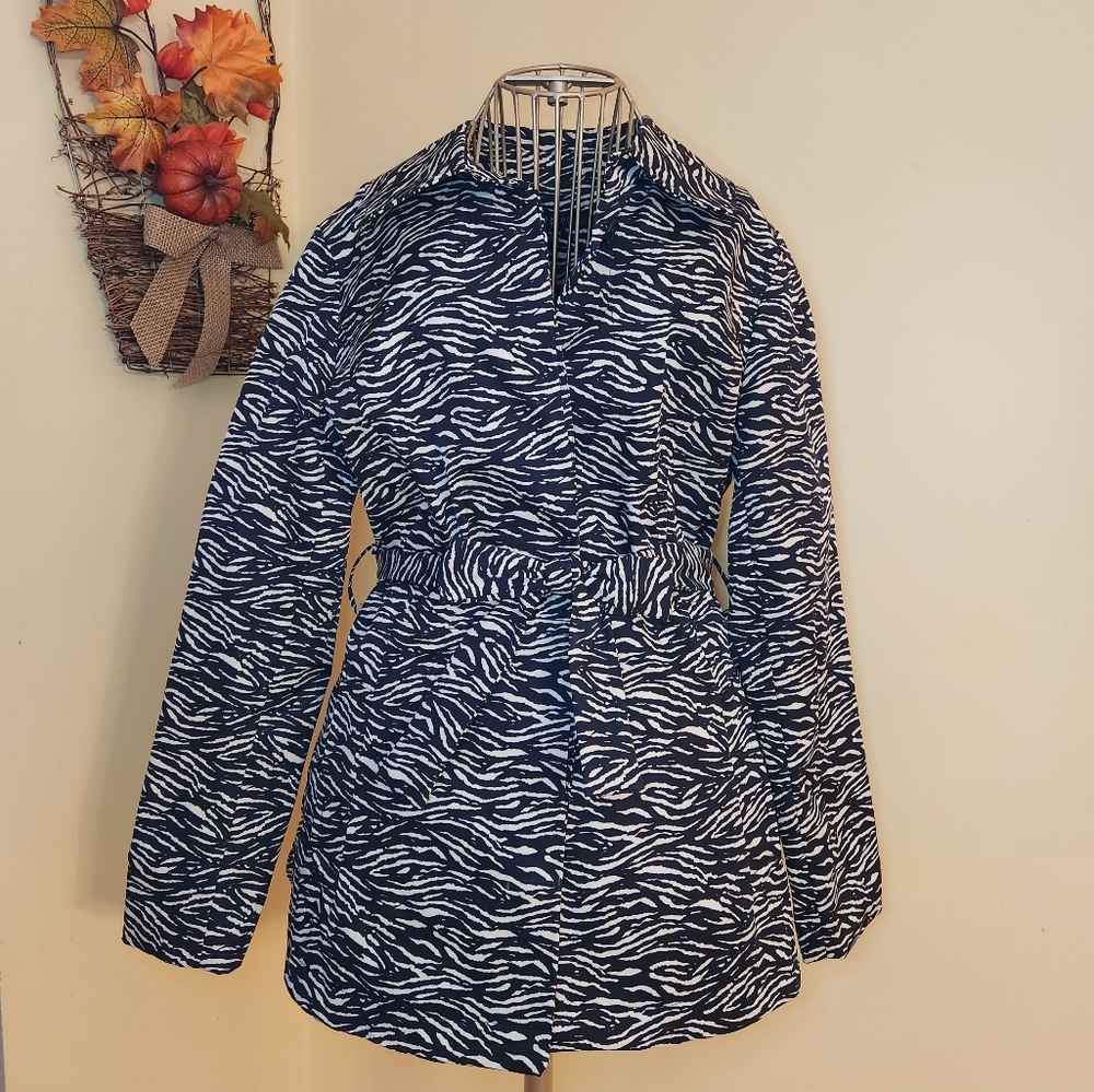Zebra Print light weight lined shirt jacket - Medium NWT